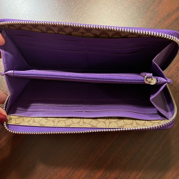 Coach wallet - Picture 2 of 3